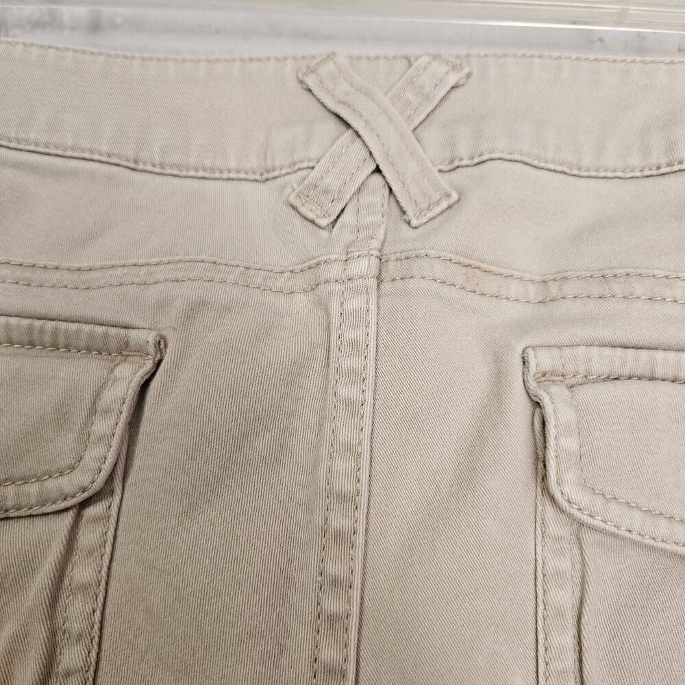 Second Generation Women's Casual High Rise Everyday Khaki Shorts Size 14 - Picture 6 of 8